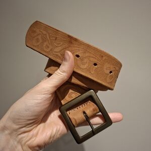 Sofia Women's Tan Boho Embossed Wide Tan Leather Belt w/ Brass Buckle (Size M)